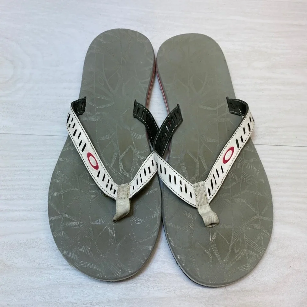 Oakley Mens Size 10 Flip Flop Sandals Sport Thong Gray White Foam Surf Shoe